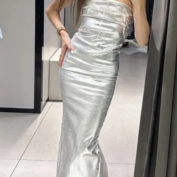 Zara dress worn once altered on the sides due to runs small - Picture 7 of 8